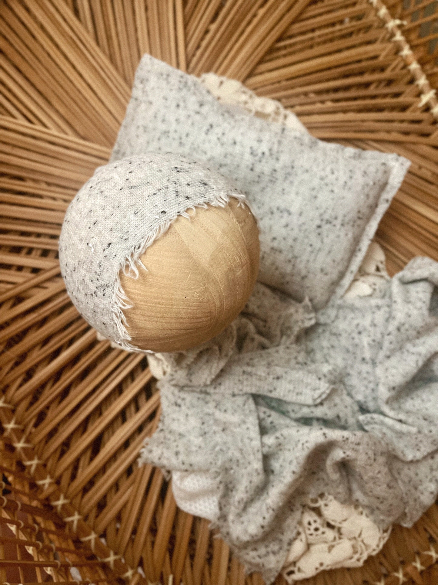 Salt and Pepper Bonnet Set