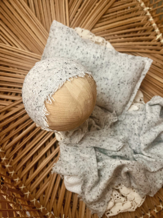 Salt and Pepper Bonnet Set